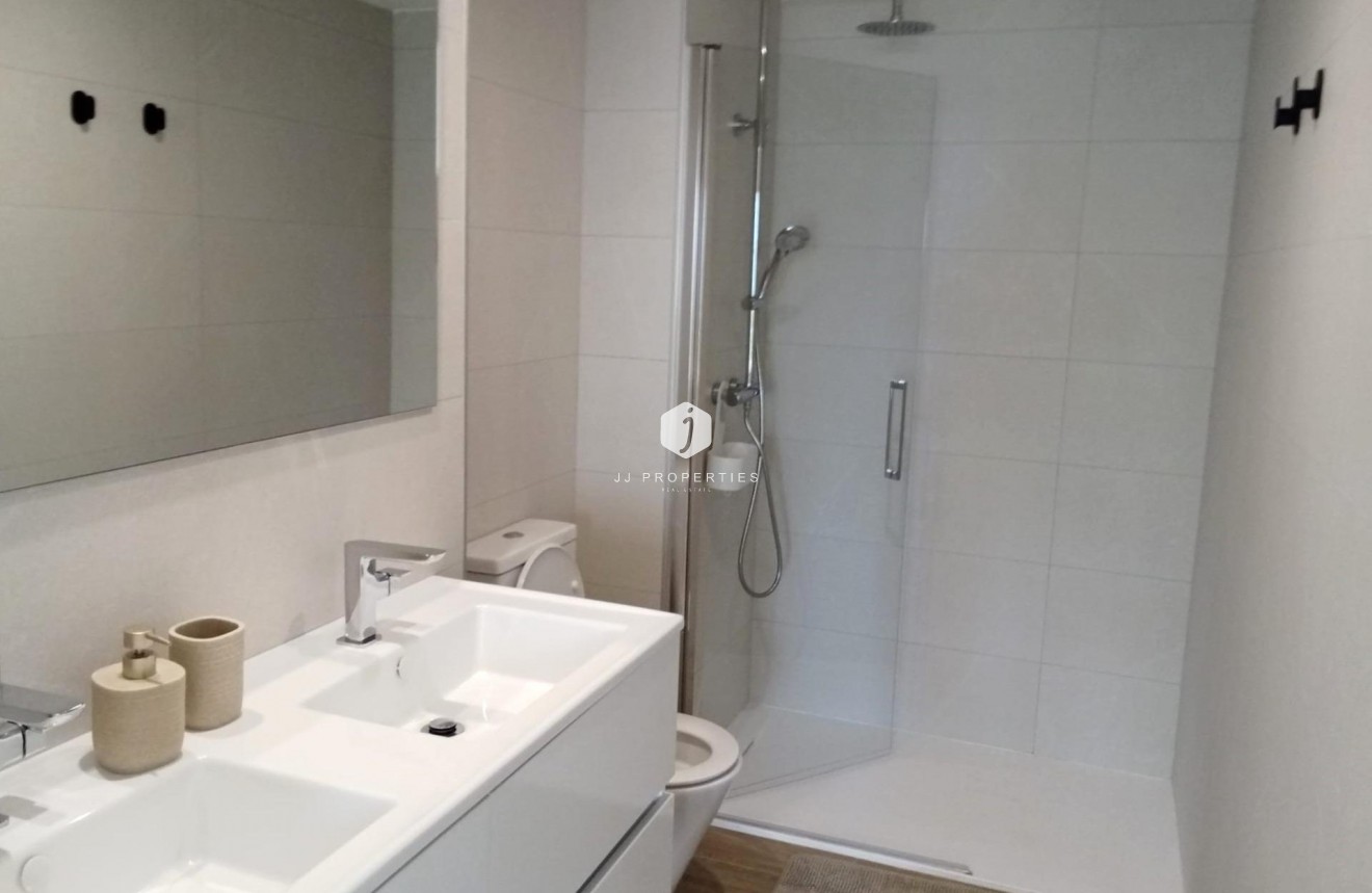 Resale - Apartment / flat -
Torrevieja - Punta prima