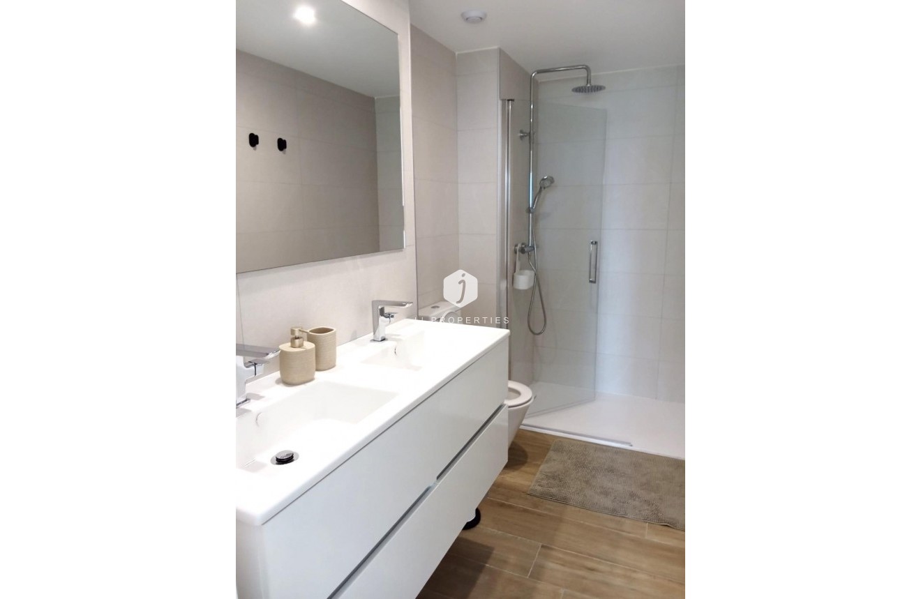 Resale - Apartment / flat -
Torrevieja - Punta prima