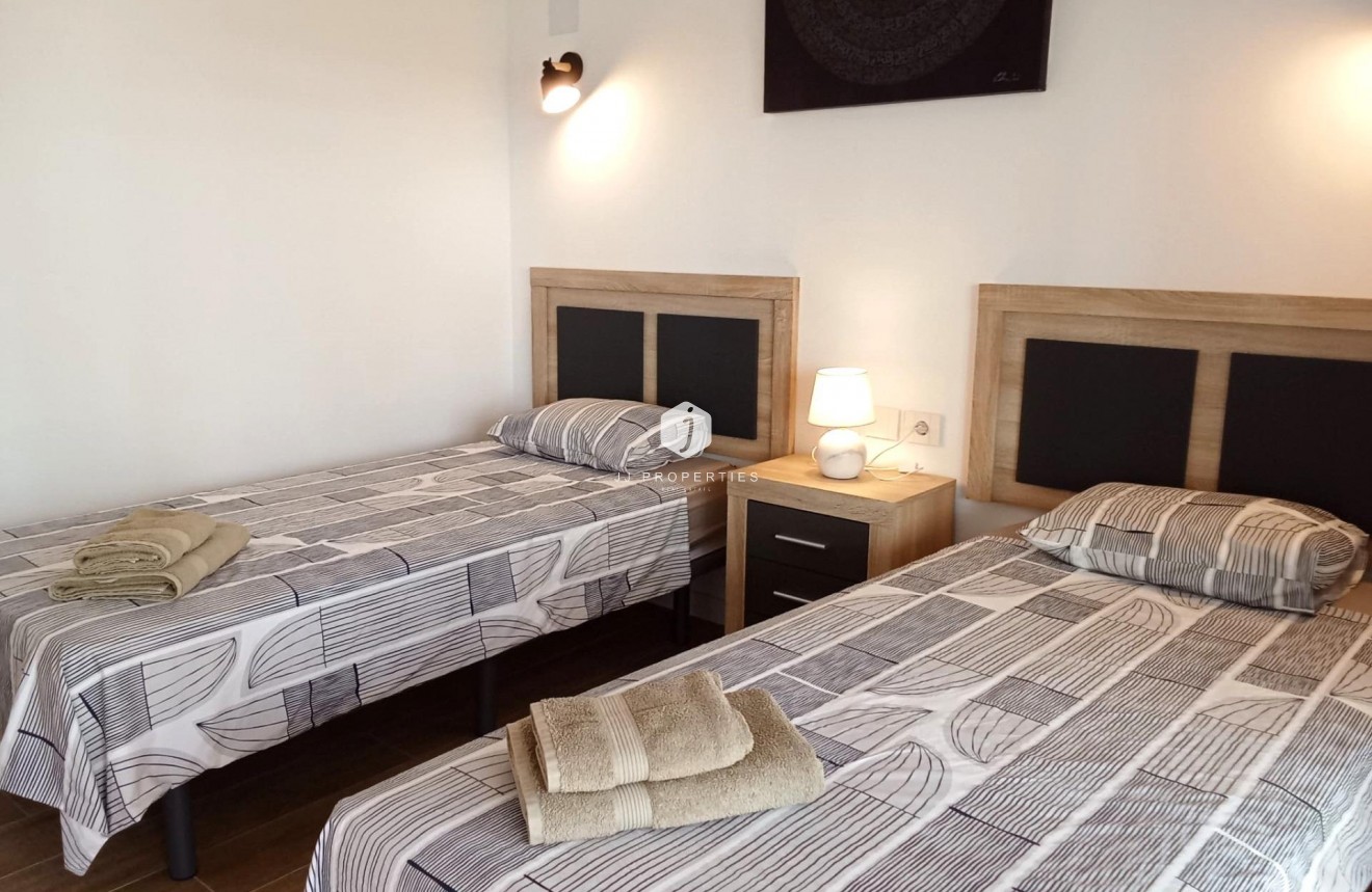 Resale - Apartment / flat -
Torrevieja - Punta prima