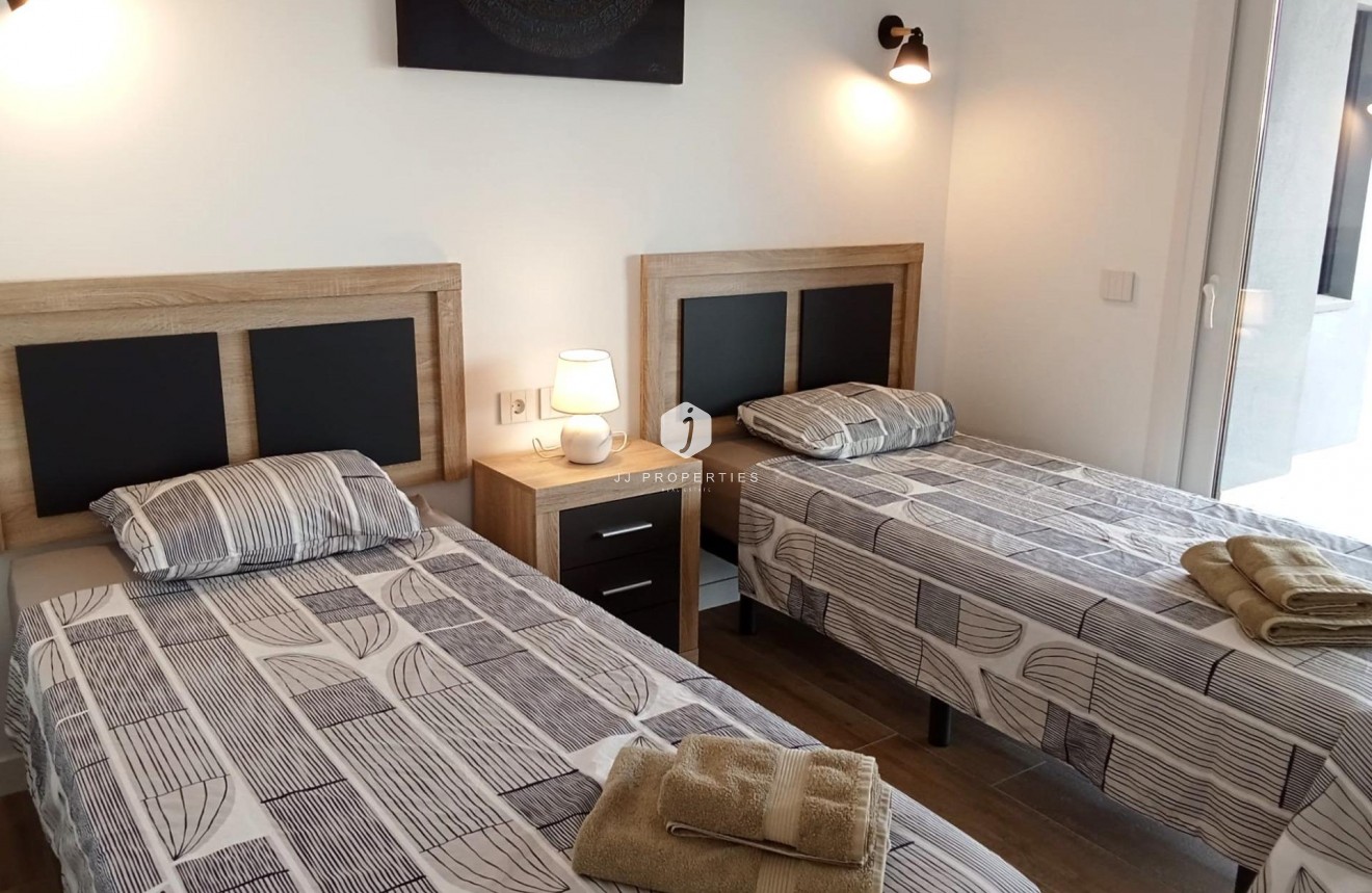 Resale - Apartment / flat -
Torrevieja - Punta prima