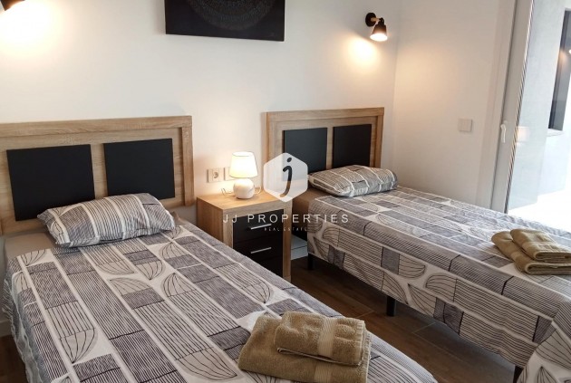 Resale - Apartment / flat -
Torrevieja - Punta prima