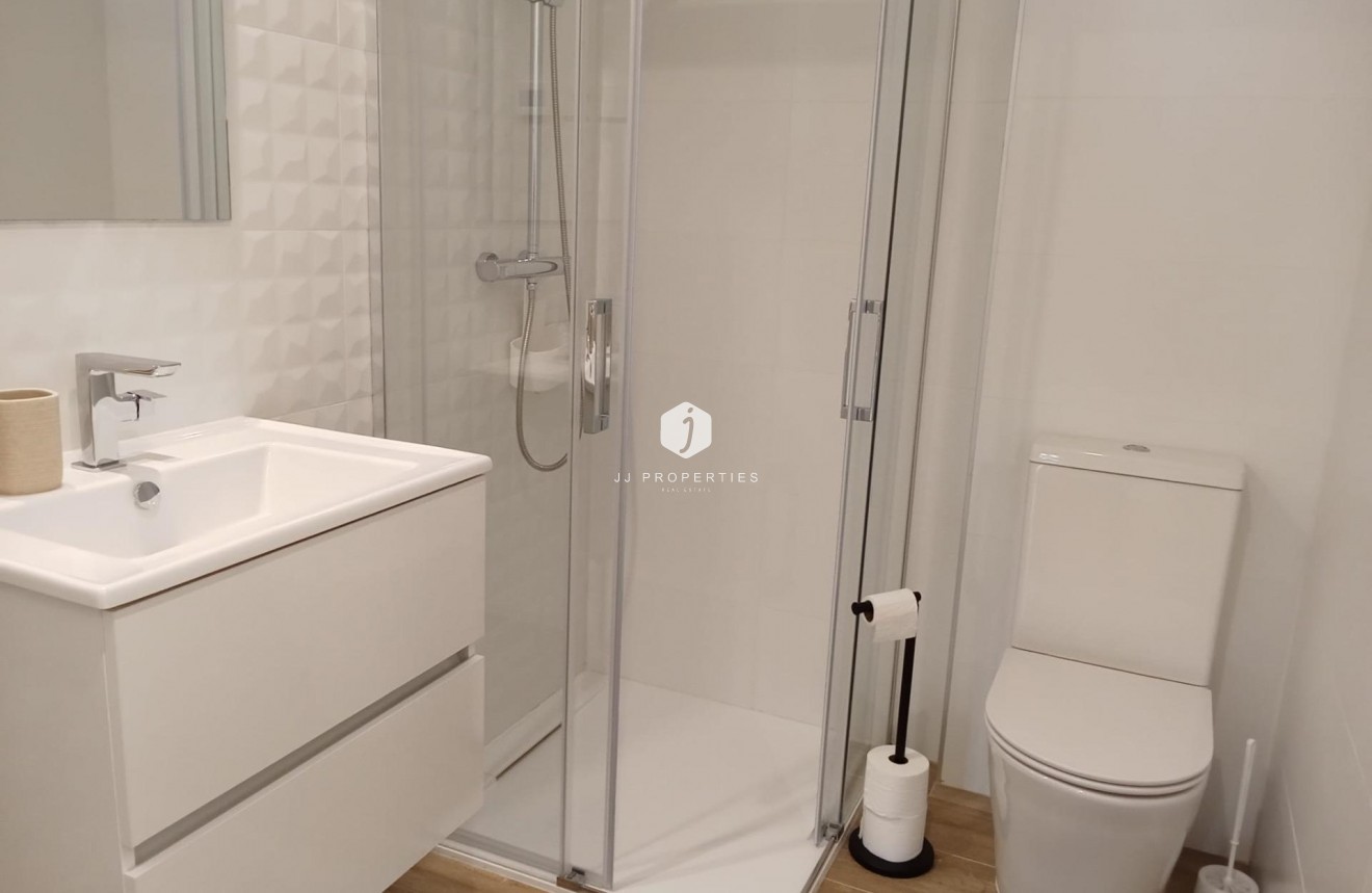 Resale - Apartment / flat -
Torrevieja - Punta prima