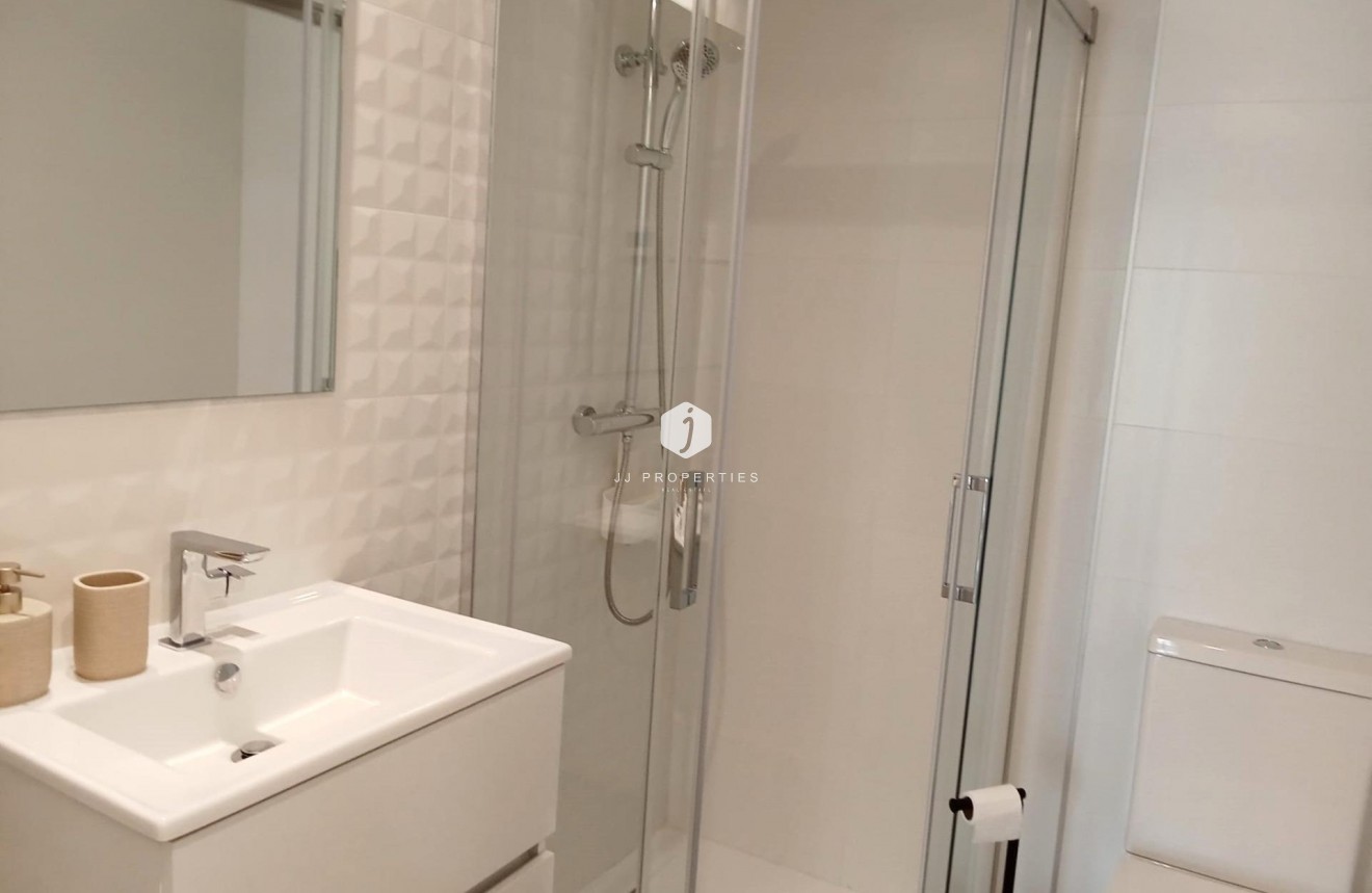 Resale - Apartment / flat -
Torrevieja - Punta prima