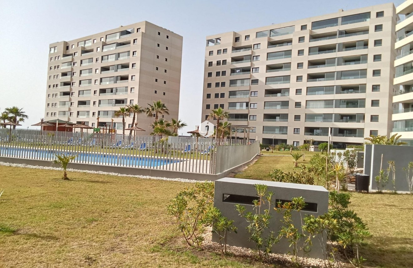 Resale - Apartment / flat -
Torrevieja - Punta prima