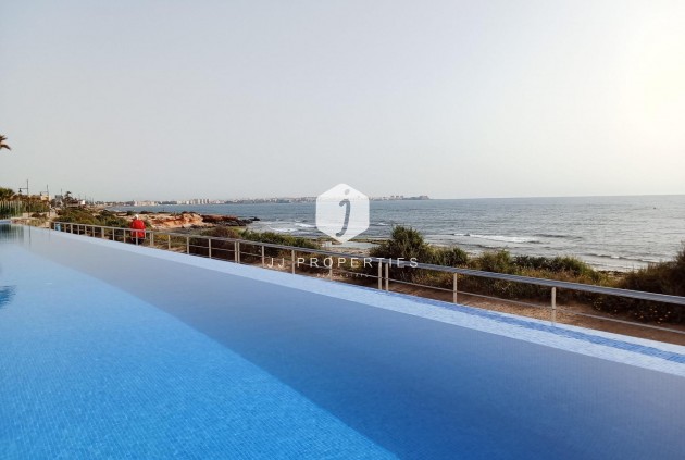 Resale - Apartment / flat -
Torrevieja - Punta prima