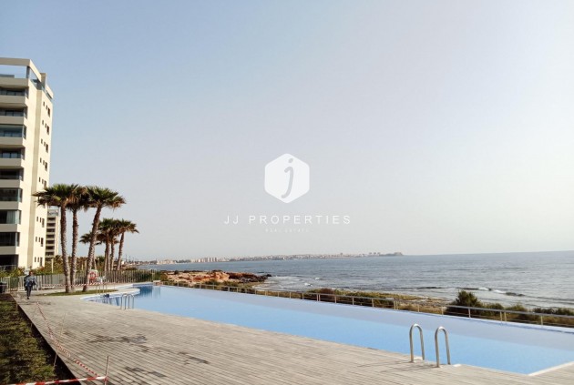 Resale - Apartment / flat -
Torrevieja - Punta prima