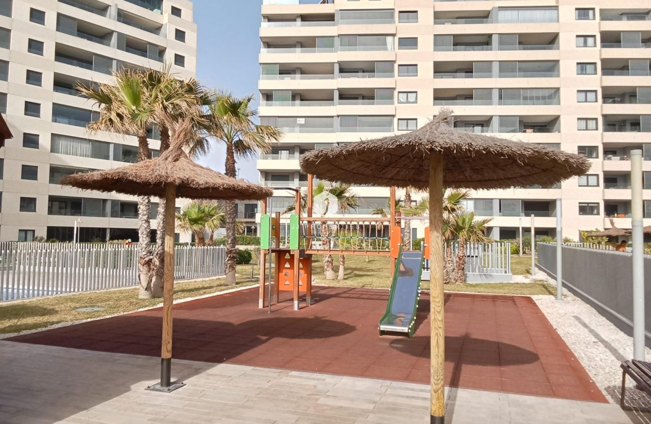 Resale - Apartment / flat -
Torrevieja - Punta prima