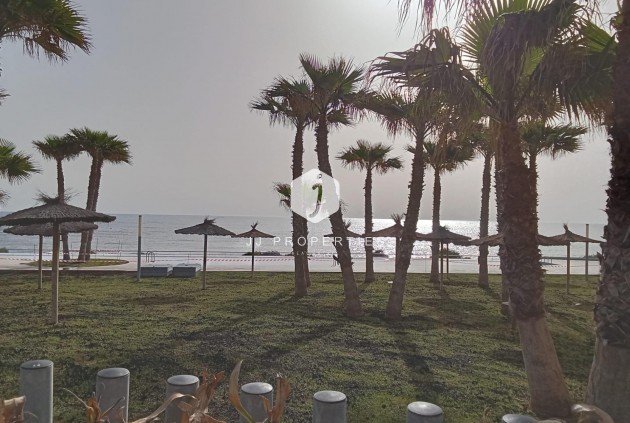 Resale - Apartment / flat -
Torrevieja - Punta prima