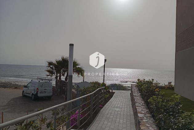 Resale - Apartment / flat -
Torrevieja - Punta prima