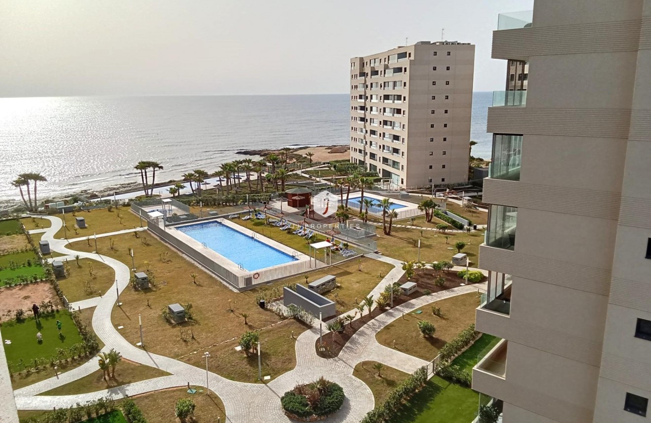 Resale - Apartment / flat -
Torrevieja - Punta prima