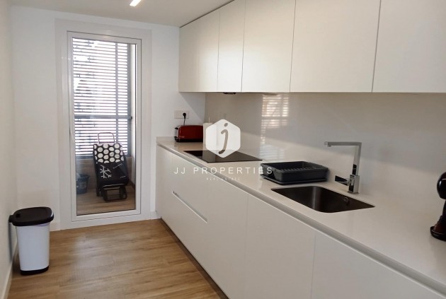 Resale - Apartment / flat -
Torrevieja - Punta prima