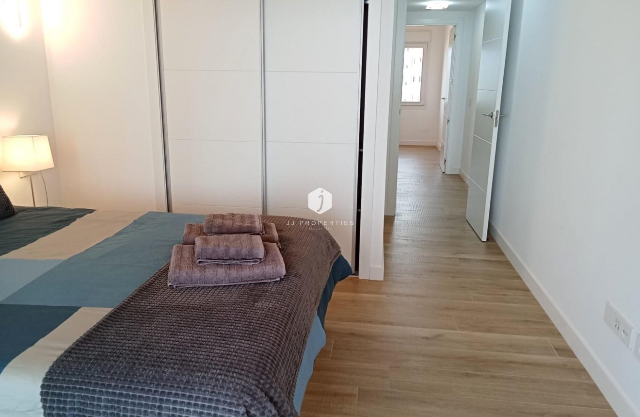 Resale - Apartment / flat -
Torrevieja - Punta prima