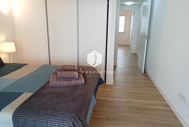 Resale - Apartment / flat -
Torrevieja - Punta prima