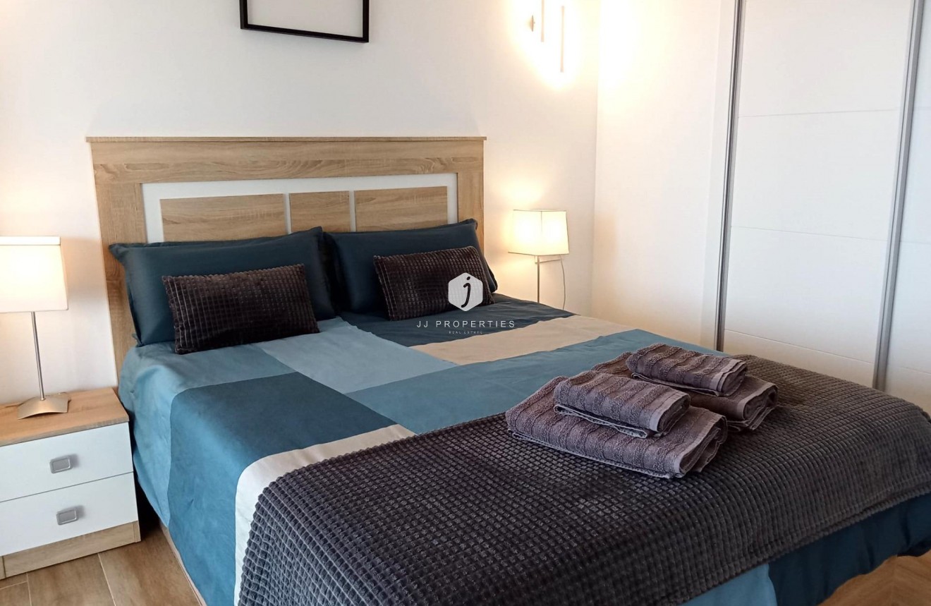 Resale - Apartment / flat -
Torrevieja - Punta prima