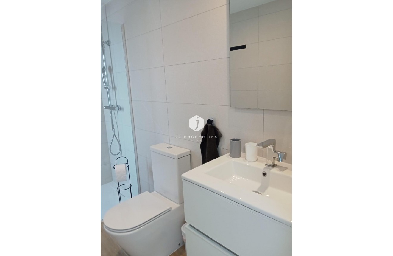 Resale - Apartment / flat -
Torrevieja - Punta prima