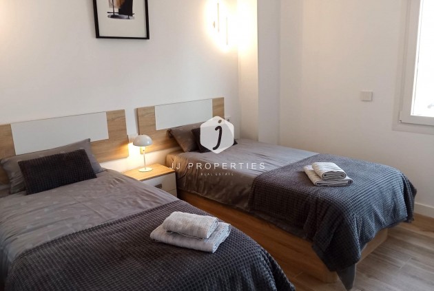 Resale - Apartment / flat -
Torrevieja - Punta prima