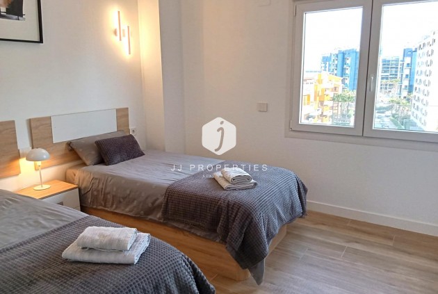 Resale - Apartment / flat -
Torrevieja - Punta prima