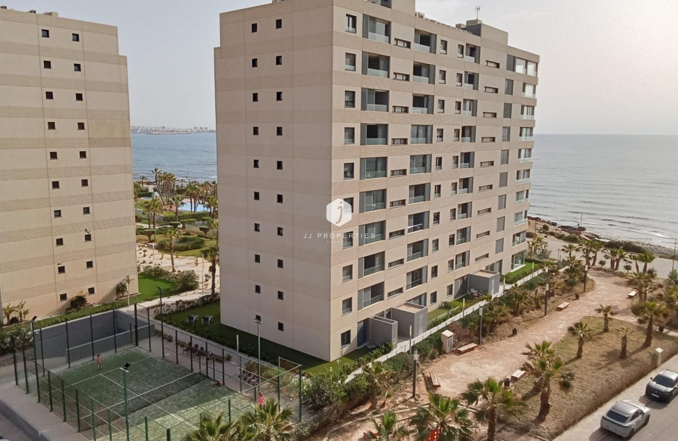 Resale - Apartment / flat -
Torrevieja - Punta prima