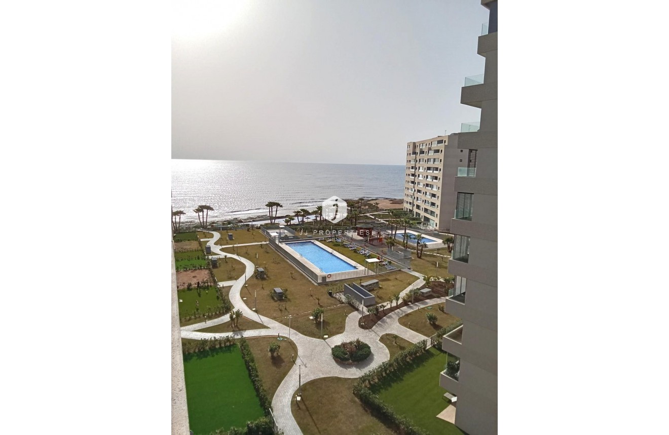 Resale - Apartment / flat -
Torrevieja - Punta prima