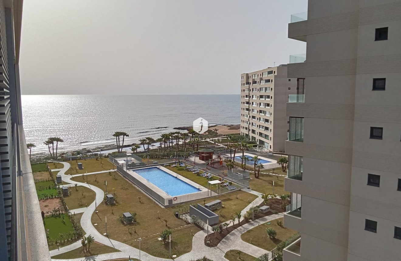 Resale - Apartment / flat -
Torrevieja - Punta prima