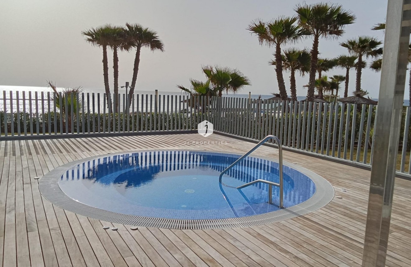 Resale - Apartment / flat -
Torrevieja - Punta prima