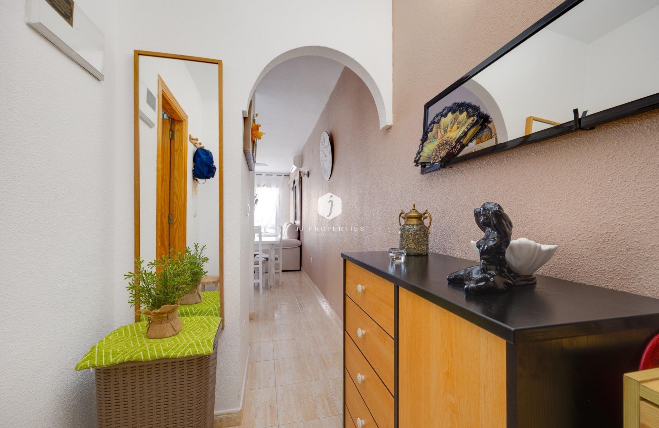 Resale - Apartment / flat -
Torrevieja - Estacion de autobuses