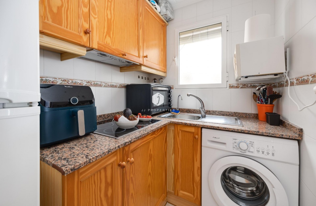 Resale - Apartment / flat -
Torrevieja - Estacion de autobuses