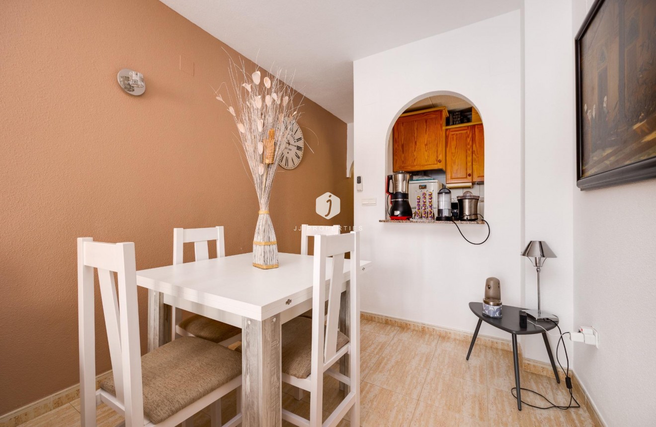 Resale - Apartment / flat -
Torrevieja - Estacion de autobuses