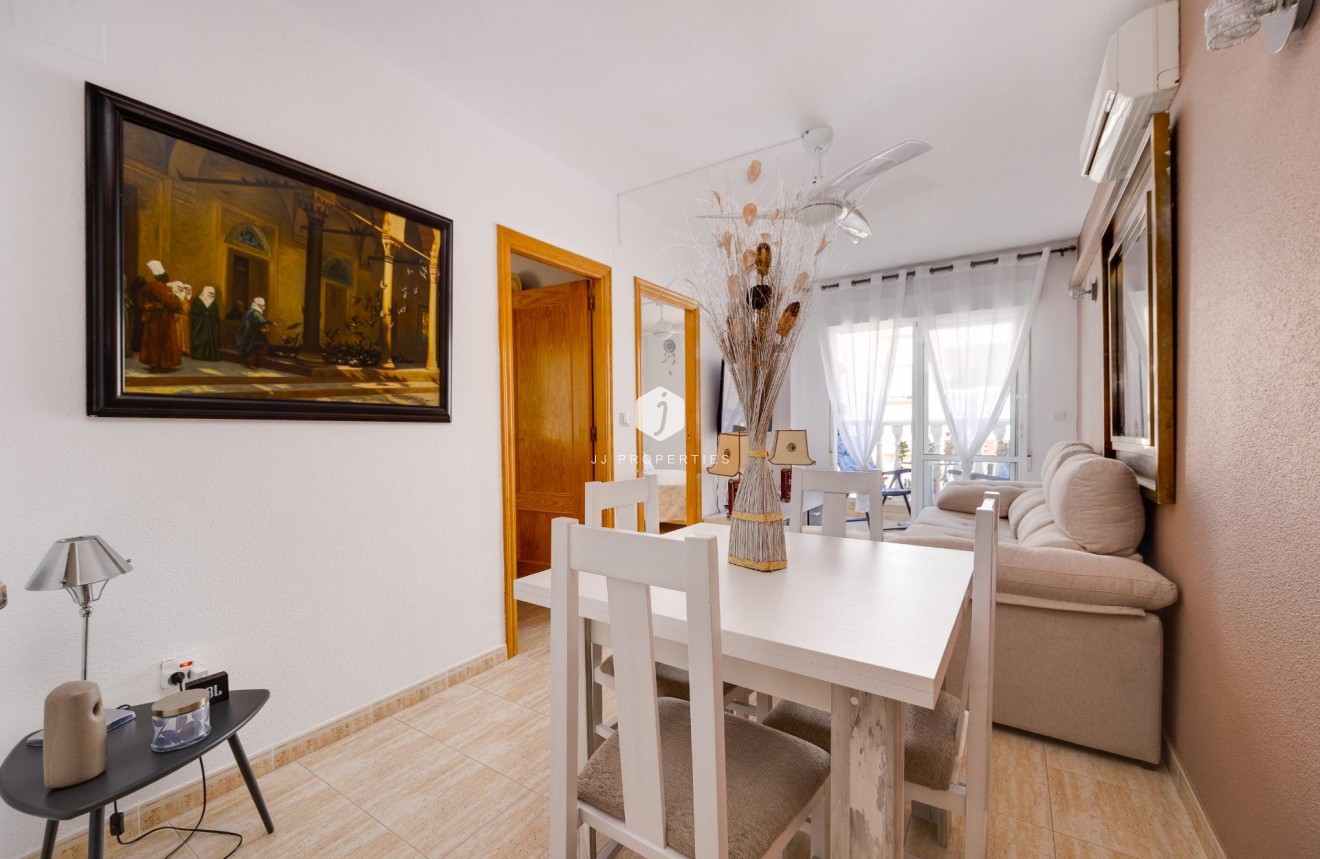 Resale - Apartment / flat -
Torrevieja - Estacion de autobuses