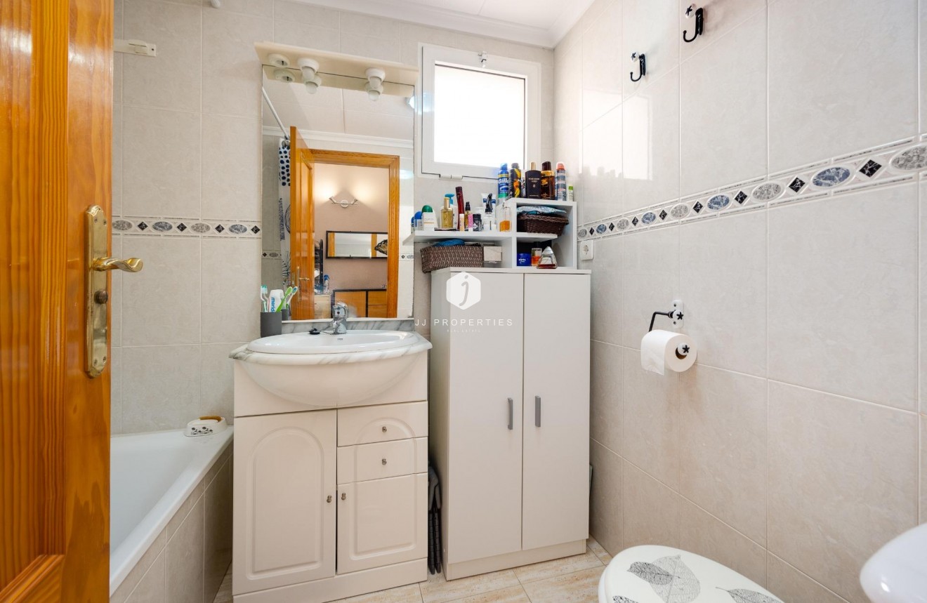 Resale - Apartment / flat -
Torrevieja - Estacion de autobuses