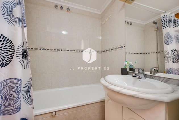 Resale - Apartment / flat -
Torrevieja - Estacion de autobuses