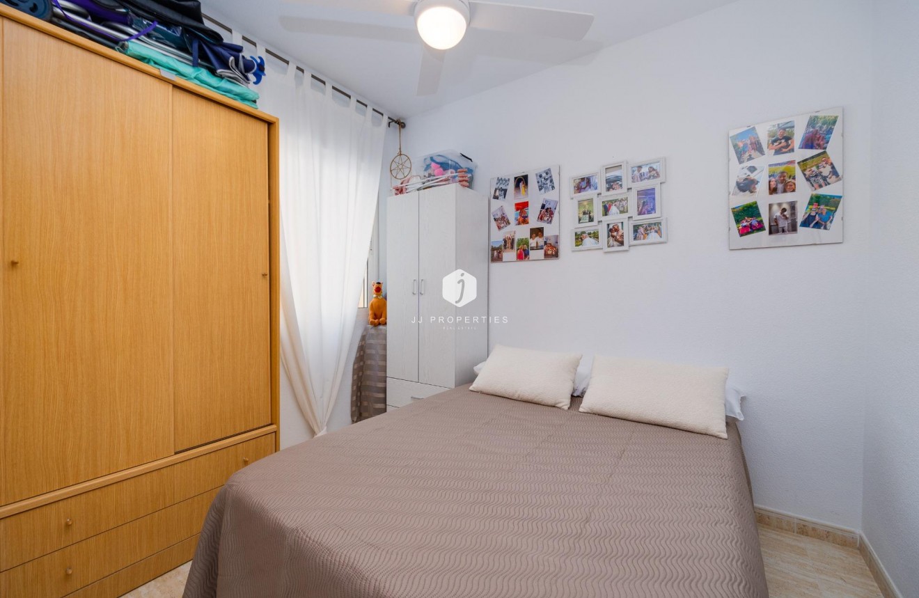 Resale - Apartment / flat -
Torrevieja - Estacion de autobuses