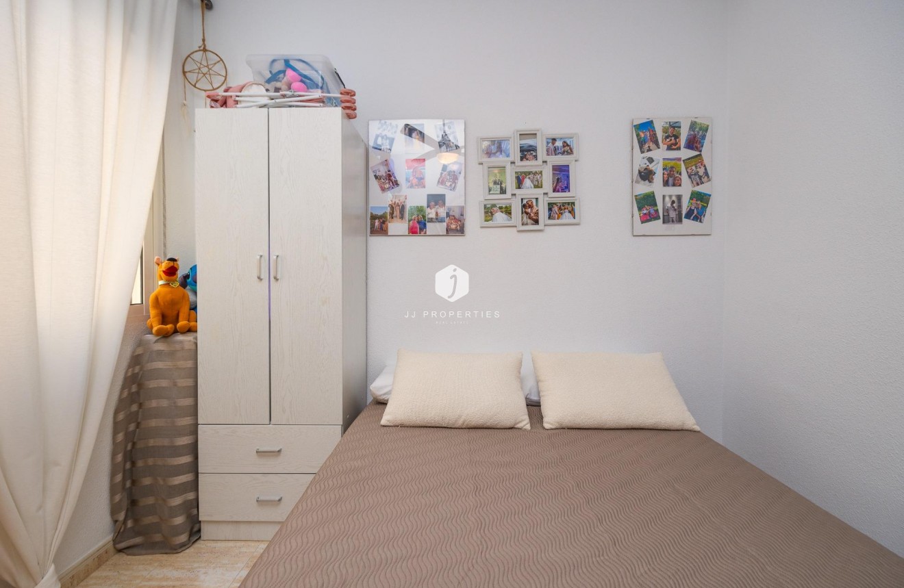 Resale - Apartment / flat -
Torrevieja - Estacion de autobuses