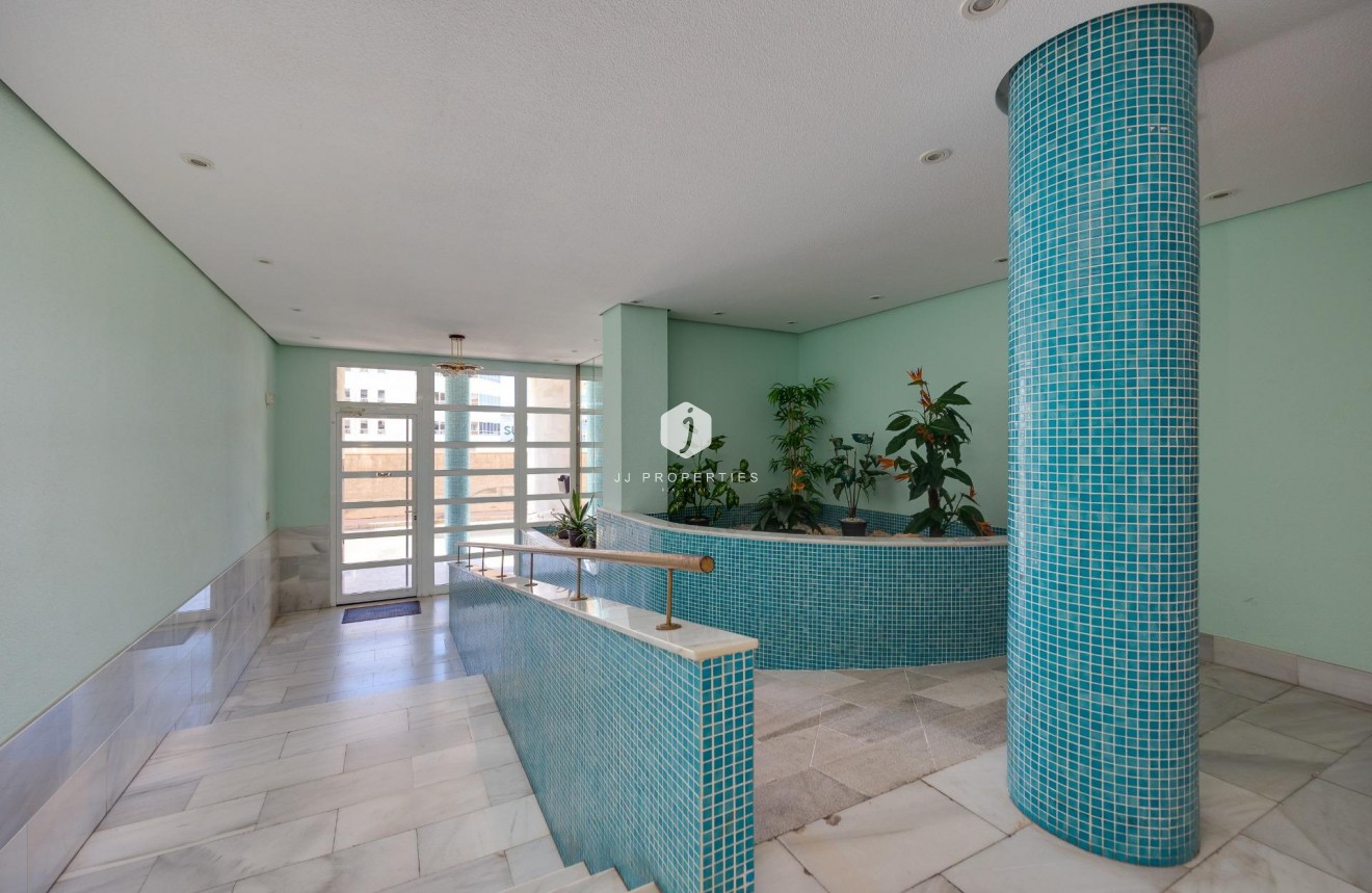 Resale - Apartment / flat -
Torrevieja - Estacion de autobuses