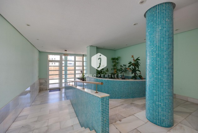 Resale - Apartment / flat -
Torrevieja - Estacion de autobuses