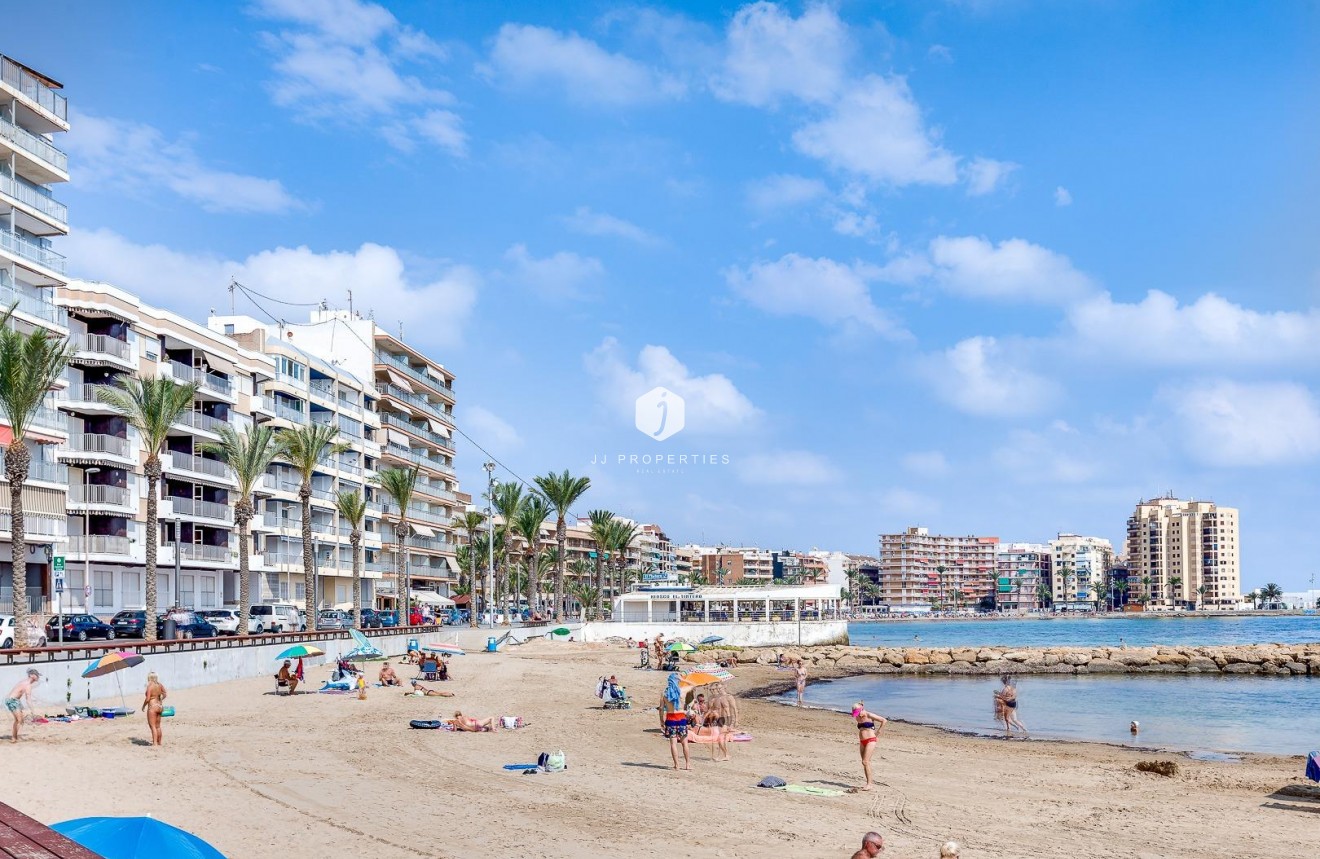 Resale - Apartment / flat -
Torrevieja - Estacion de autobuses