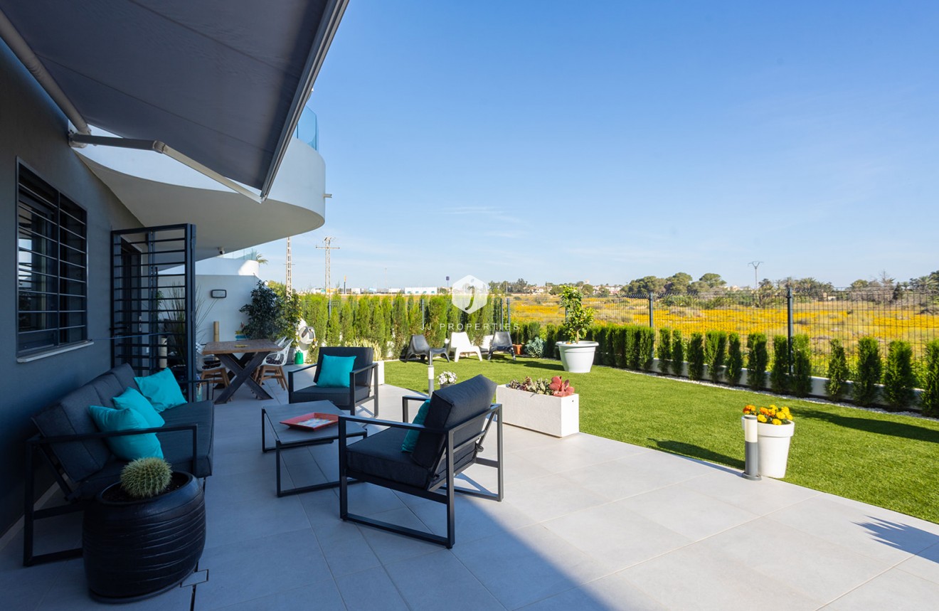 Resale - Apartment / flat -
Torrevieja - Costa Blanca