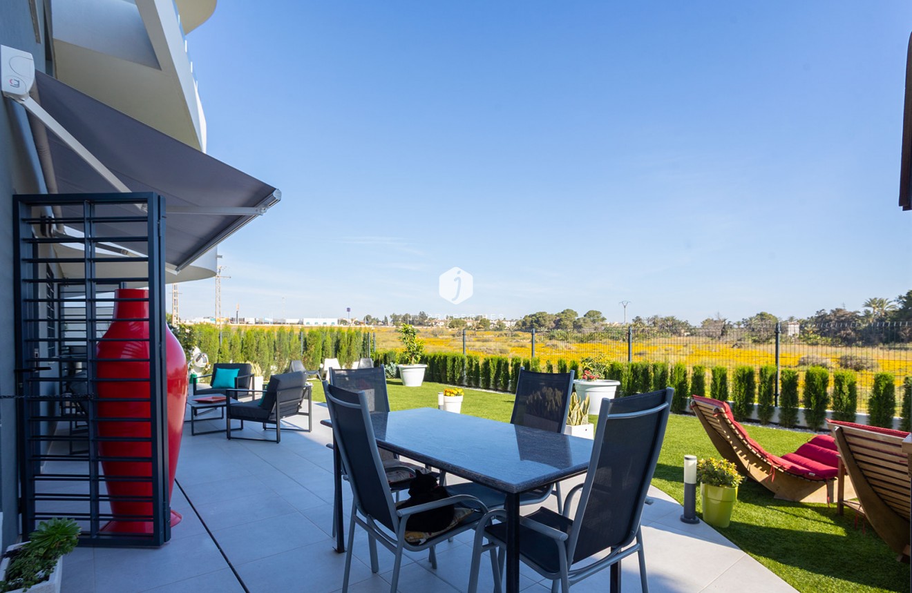 Resale - Apartment / flat -
Torrevieja - Costa Blanca