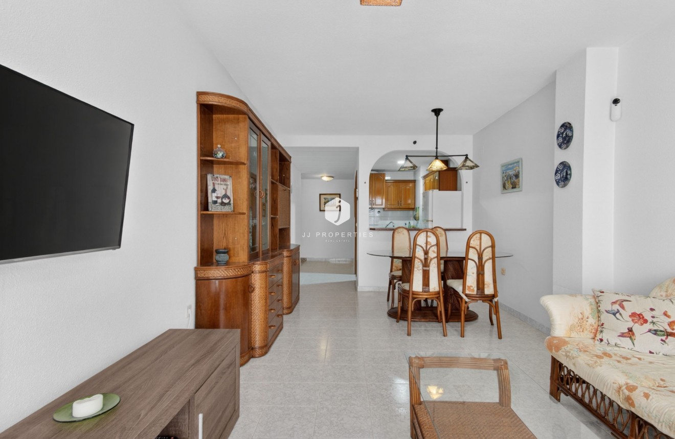 Wynajem długoterminowy - Mieszkanie w bloku -
Torrevieja - Playa del cura