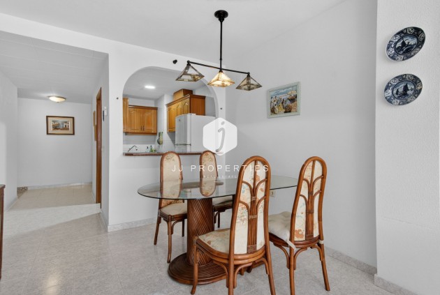 Wynajem długoterminowy - Mieszkanie w bloku -
Torrevieja - Playa del cura