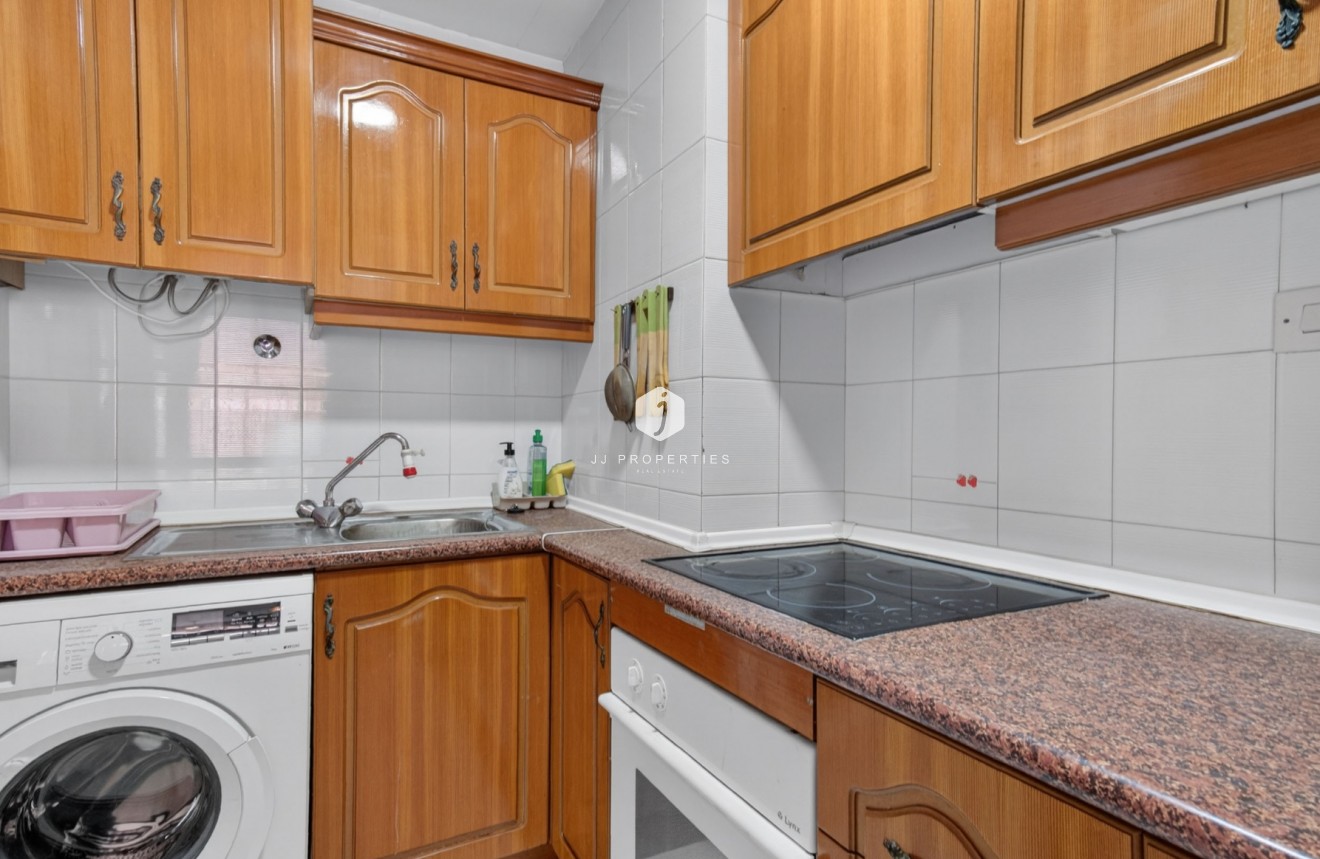 Wynajem długoterminowy - Mieszkanie w bloku -
Torrevieja - Playa del cura