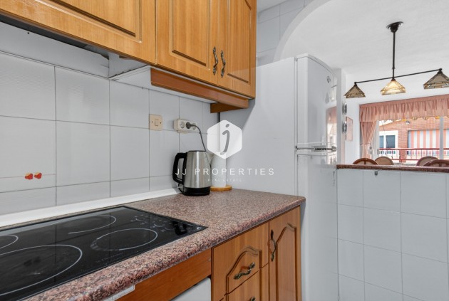 Wynajem długoterminowy - Mieszkanie w bloku -
Torrevieja - Playa del cura