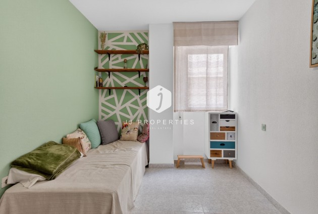 Wynajem długoterminowy - Mieszkanie w bloku -
Torrevieja - Playa del cura