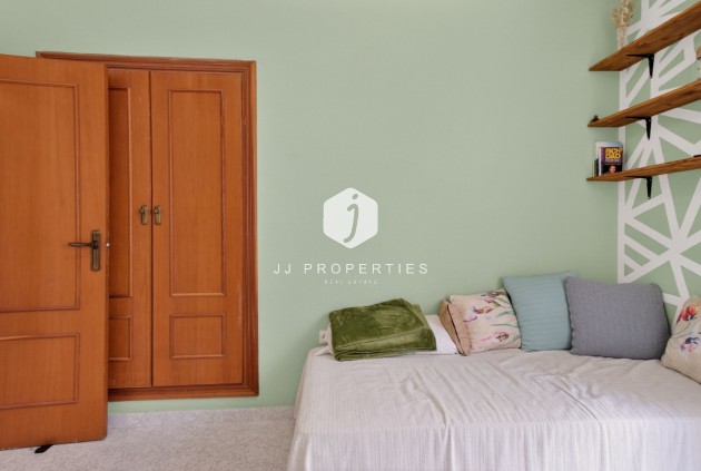 Wynajem długoterminowy - Mieszkanie w bloku -
Torrevieja - Playa del cura