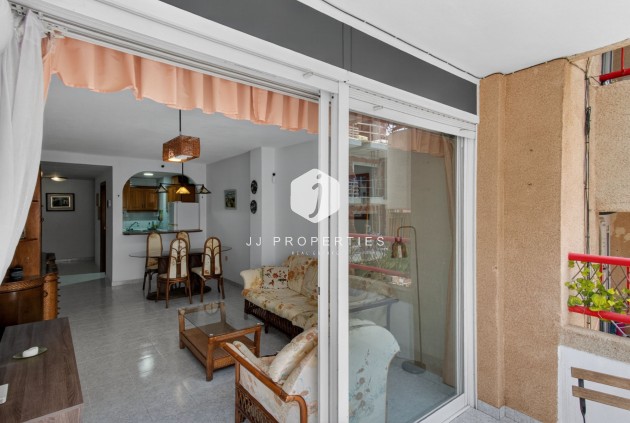 Wynajem długoterminowy - Mieszkanie w bloku -
Torrevieja - Playa del cura