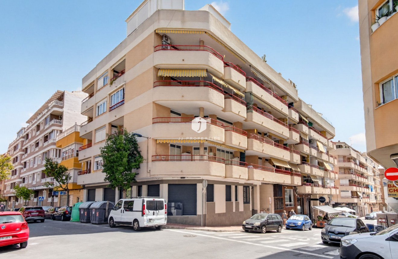 Wynajem długoterminowy - Mieszkanie w bloku -
Torrevieja - Playa del cura