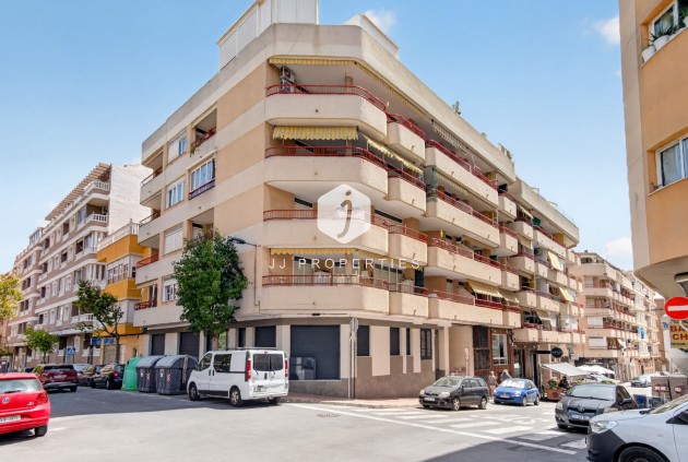 Wynajem długoterminowy - Mieszkanie w bloku -
Torrevieja - Playa del cura