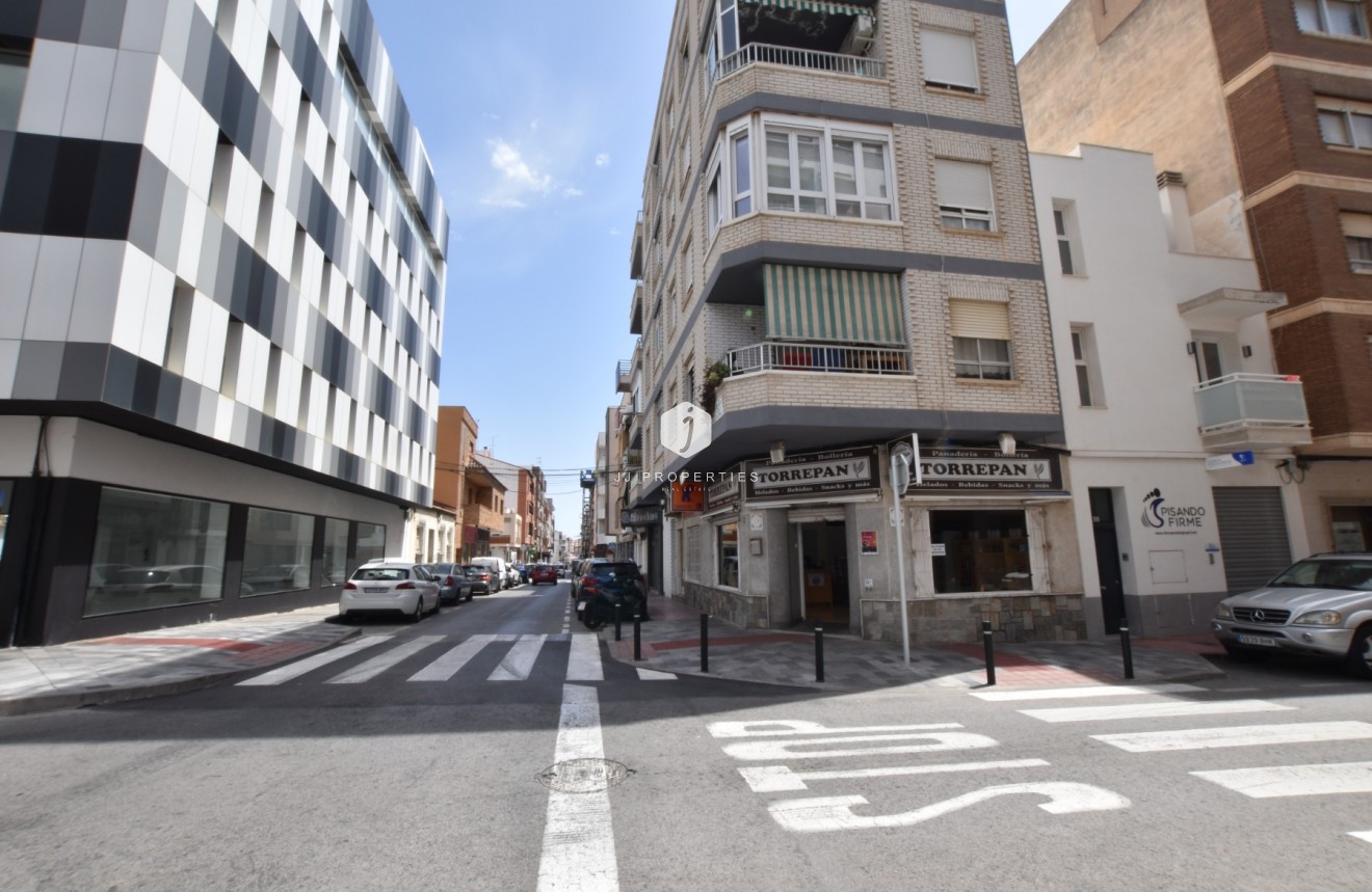 Resale - Apartment / flat -
Torrevieja - Costa Blanca