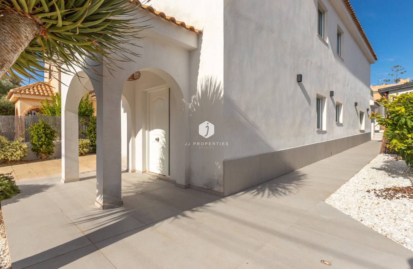 Z drugiej ręki - Villa -
Los Balcones - Costa Blanca