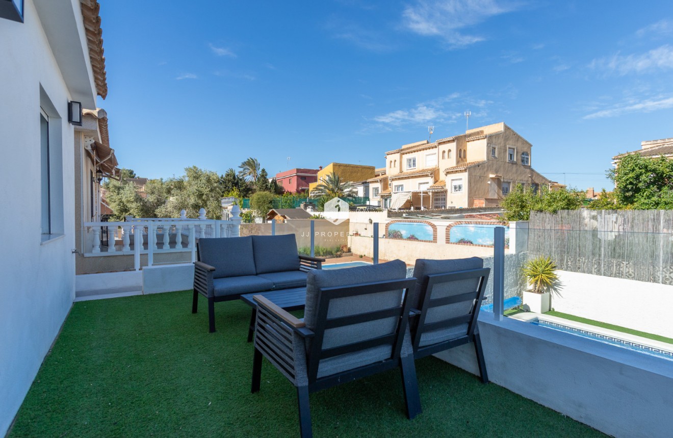 Z drugiej ręki - Villa -
Los Balcones - Costa Blanca